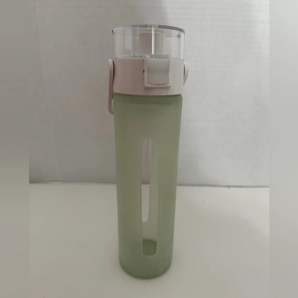 Takeya Green Insulated Water Bottle Flip Lock Clear Lid Wellness Hydration